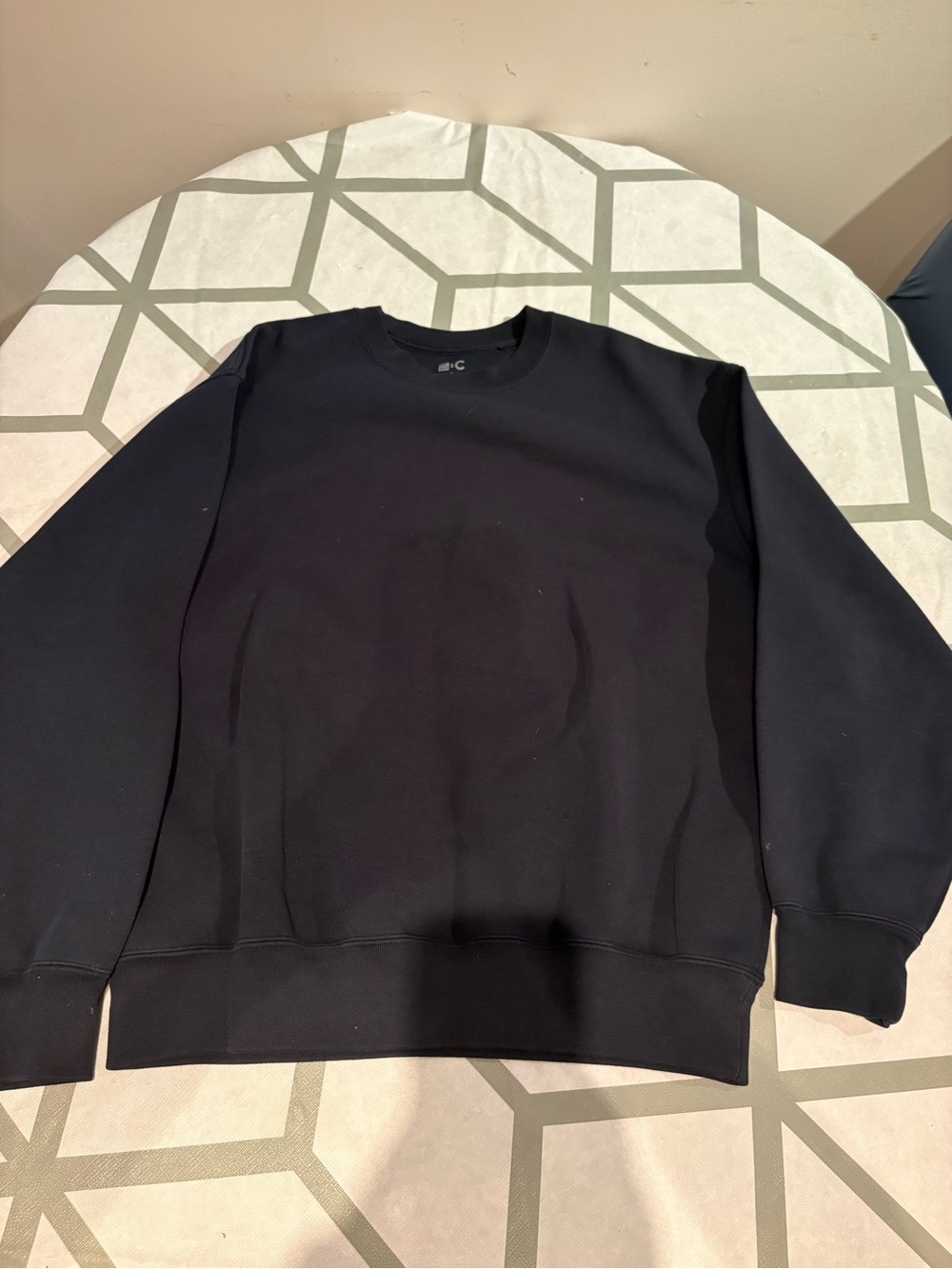 Uniqlo Men's Black Crewneck Sweater